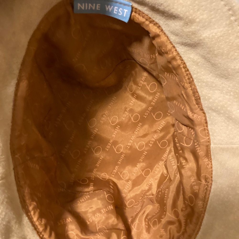 Suede hat - Picture 2 of 2